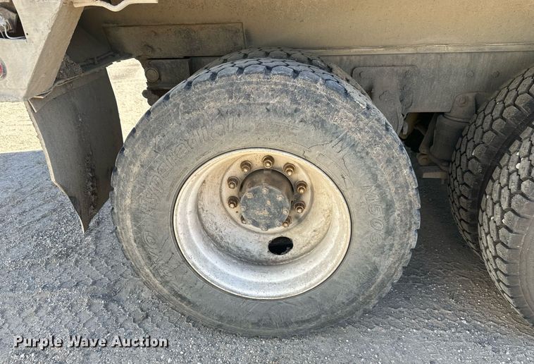 image for item DW2326 1994 Mack RD688S dump truck