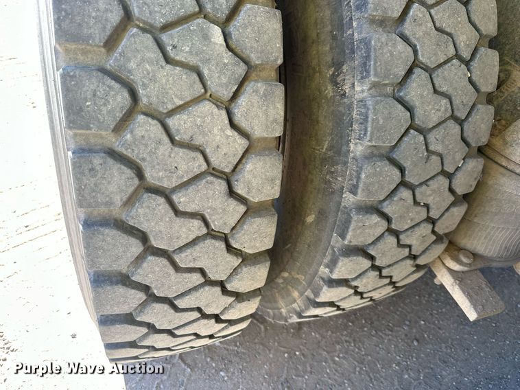 image for item DW2326 1994 Mack RD688S dump truck