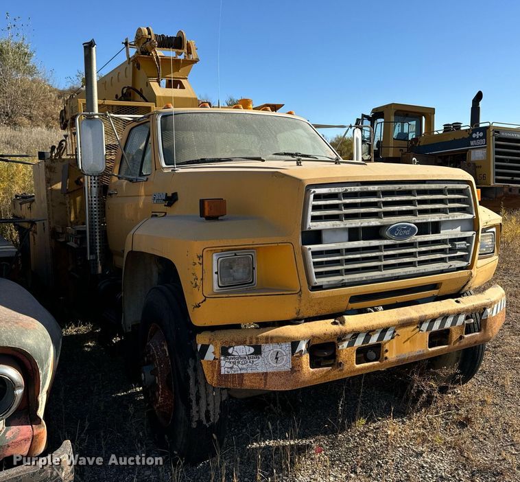 image for item DW2327 1991 Ford F800 crane truck