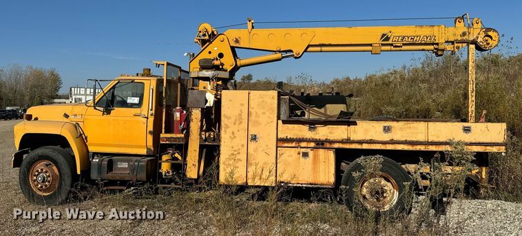 image for item DW2327 1991 Ford F800 crane truck