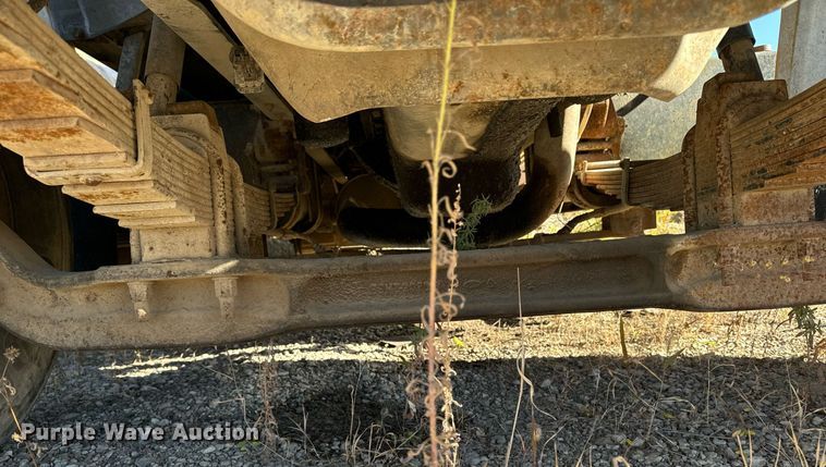 image for item DW2327 1991 Ford F800 crane truck