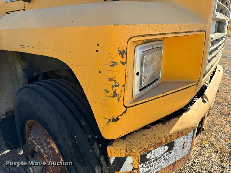 image for item DW2327 1991 Ford F800 crane truck