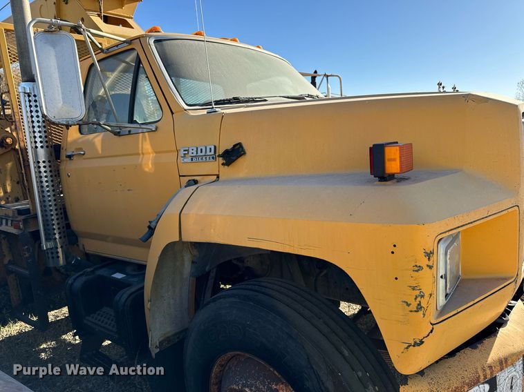 image for item DW2327 1991 Ford F800 crane truck