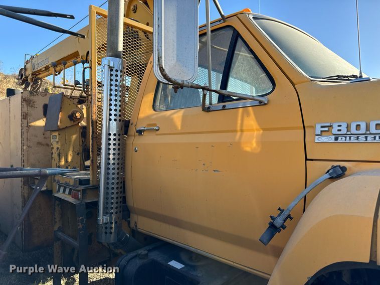 image for item DW2327 1991 Ford F800 crane truck