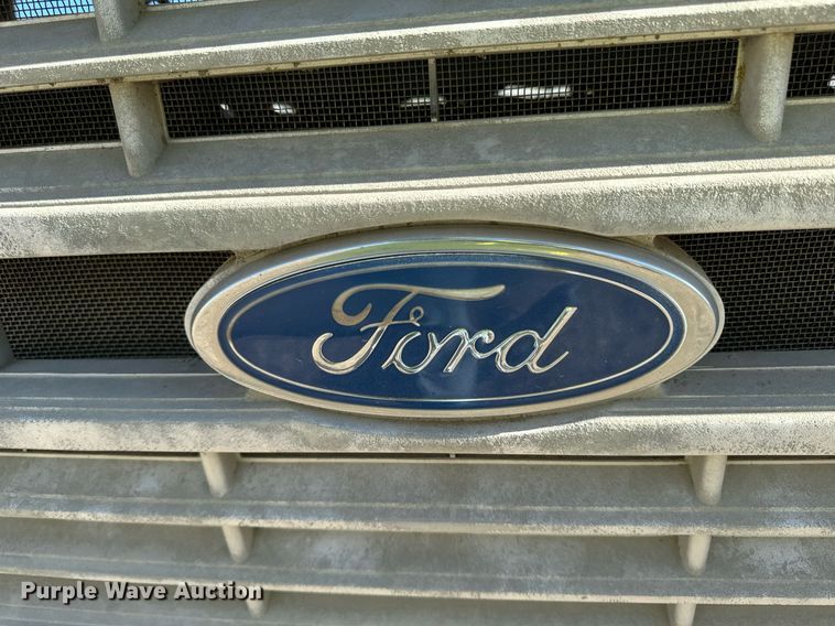 image for item DW2327 1991 Ford F800 crane truck