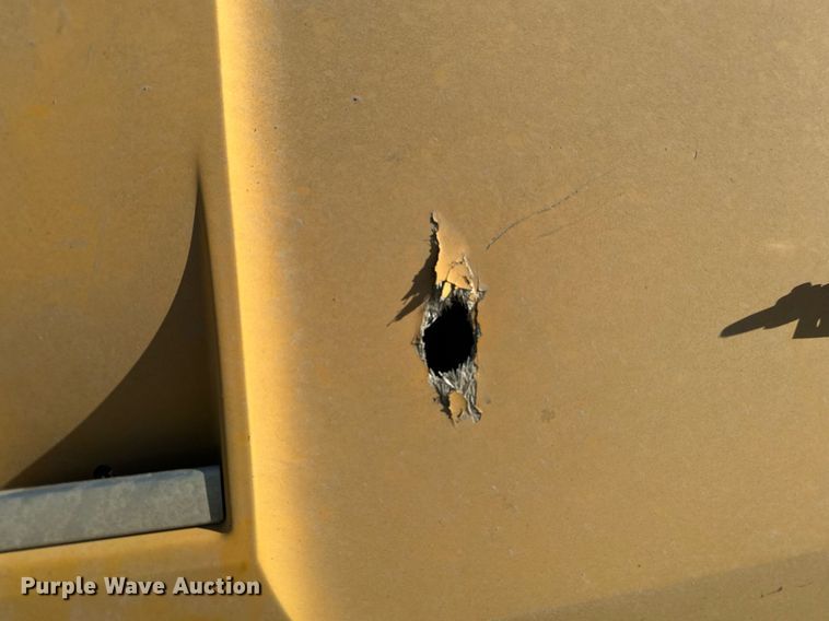 image for item DW2327 1991 Ford F800 crane truck