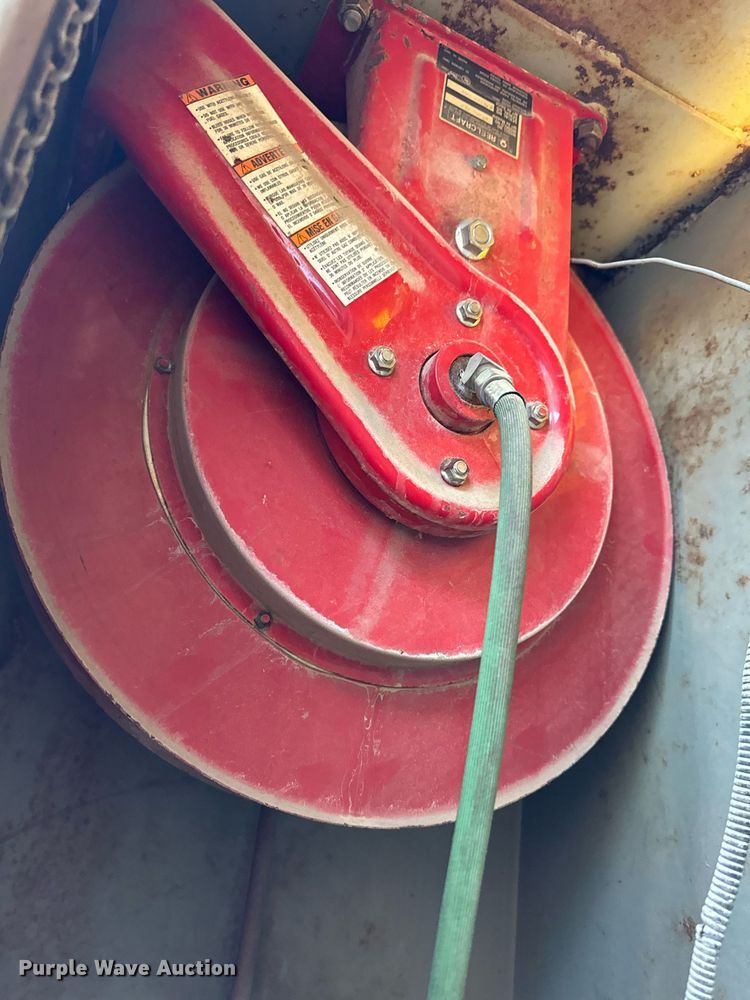 image for item DW2327 1991 Ford F800 crane truck