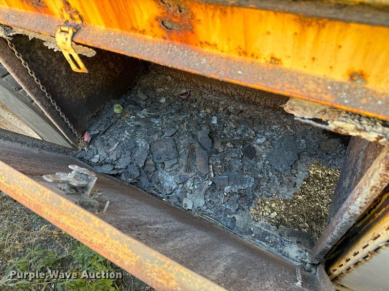 image for item DW2327 1991 Ford F800 crane truck