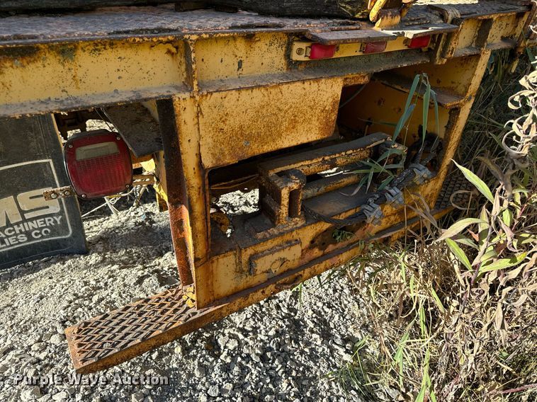 image for item DW2327 1991 Ford F800 crane truck