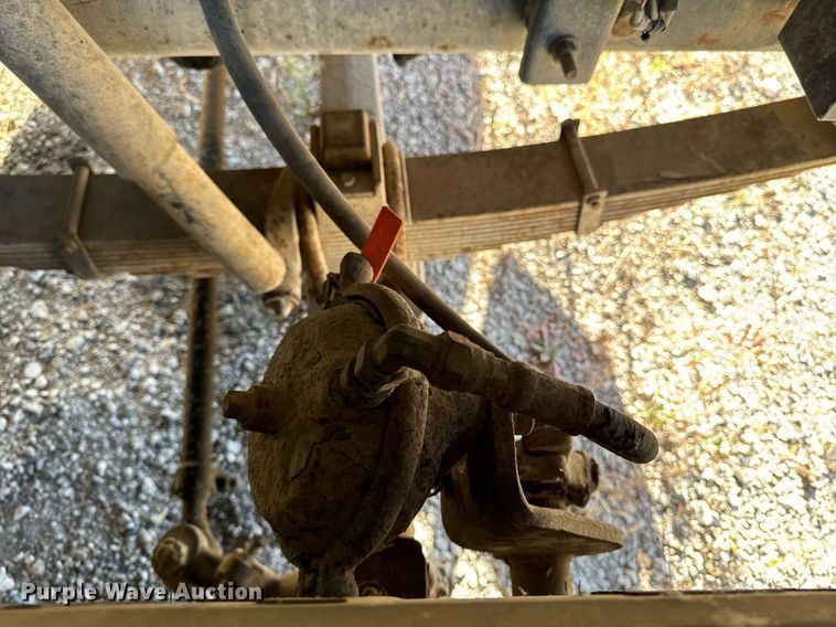 image for item DW2327 1991 Ford F800 crane truck