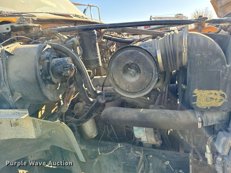 image for item DW2327 1991 Ford F800 crane truck