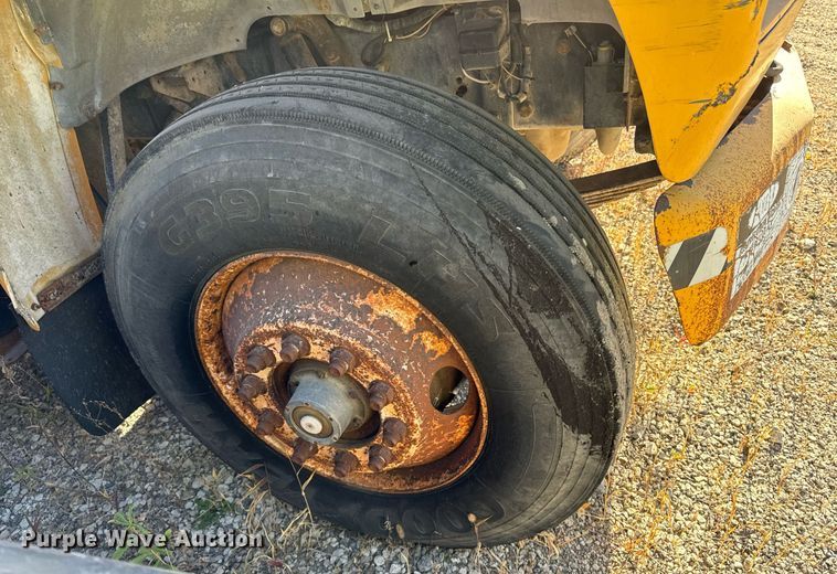 image for item DW2327 1991 Ford F800 crane truck