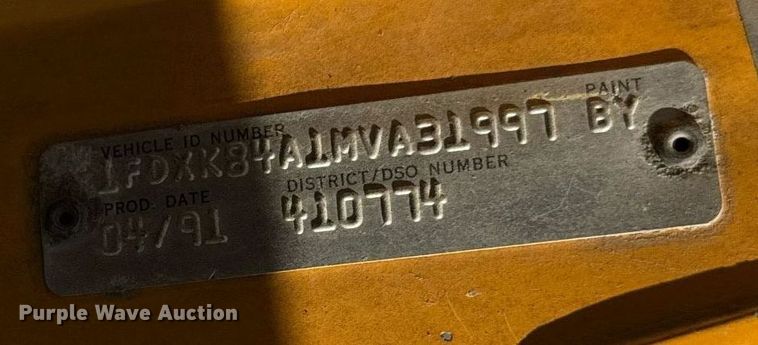 image for item DW2327 1991 Ford F800 crane truck