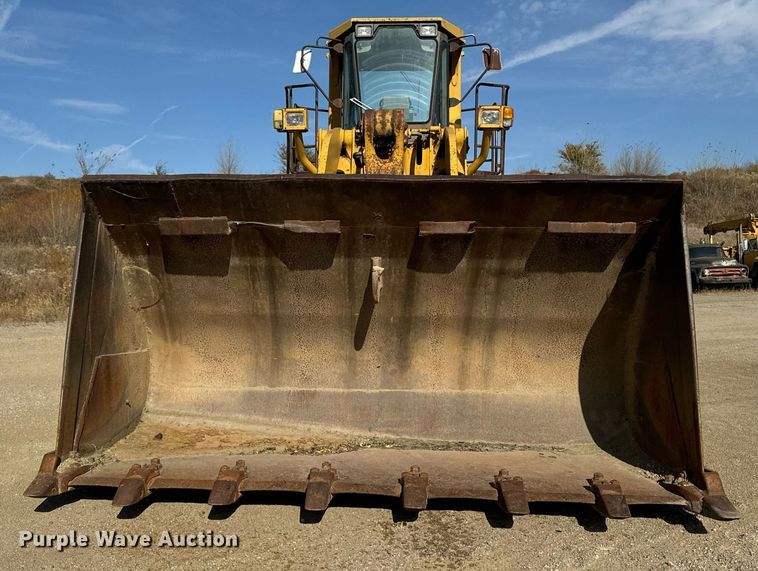 image for item DW2328 Komatsu WA600-1 wheel loader