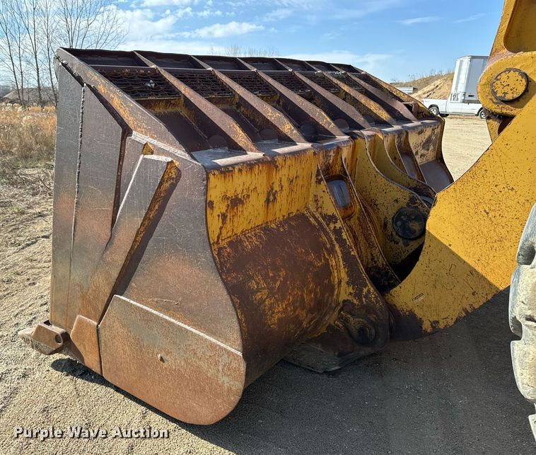 image for item DW2328 Komatsu WA600-1 wheel loader