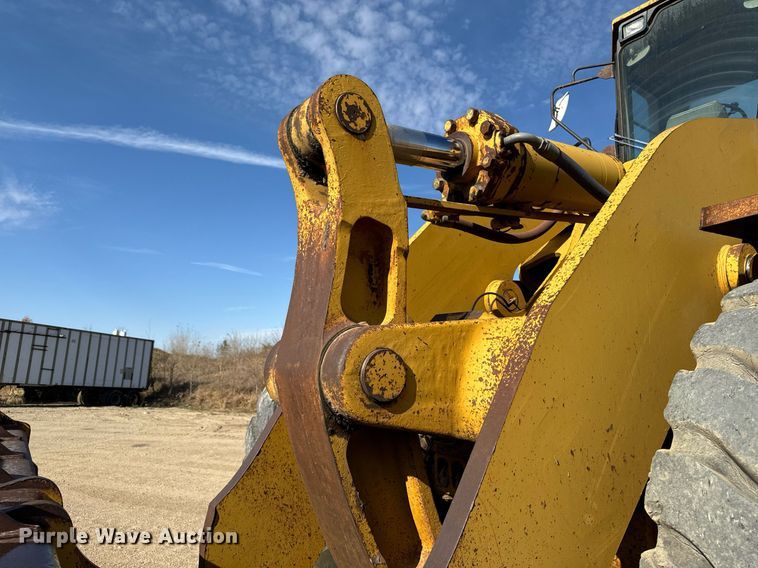 image for item DW2328 Komatsu WA600-1 wheel loader