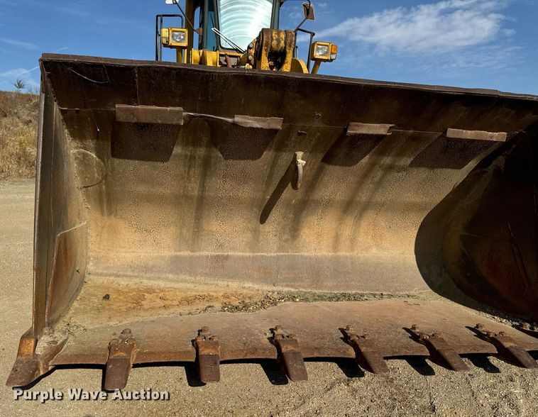 image for item DW2328 Komatsu WA600-1 wheel loader