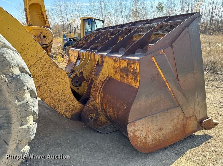image for item DW2328 Komatsu WA600-1 wheel loader