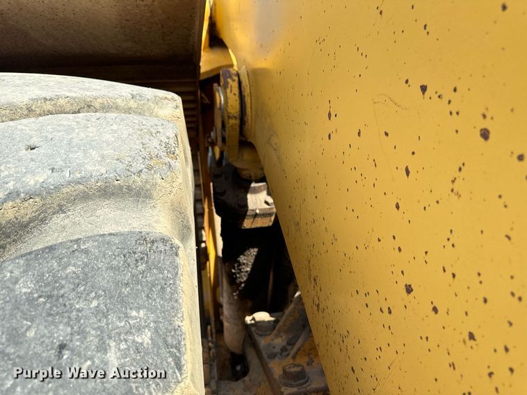 image for item DW2328 Komatsu WA600-1 wheel loader