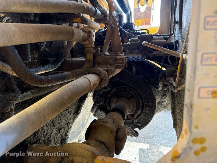 image for item DW2328 Komatsu WA600-1 wheel loader