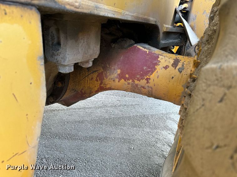 image for item DW2328 Komatsu WA600-1 wheel loader
