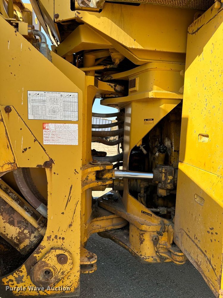 image for item DW2328 Komatsu WA600-1 wheel loader