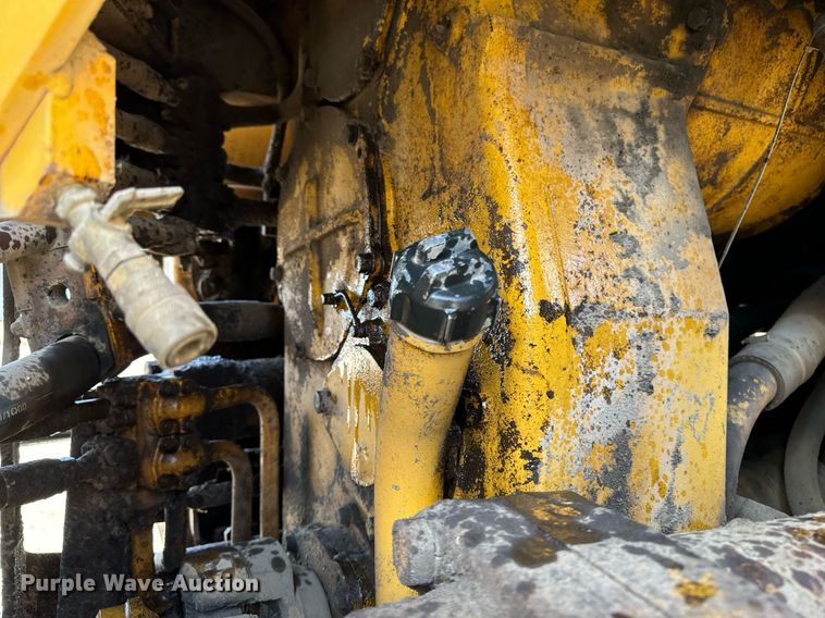 image for item DW2328 Komatsu WA600-1 wheel loader