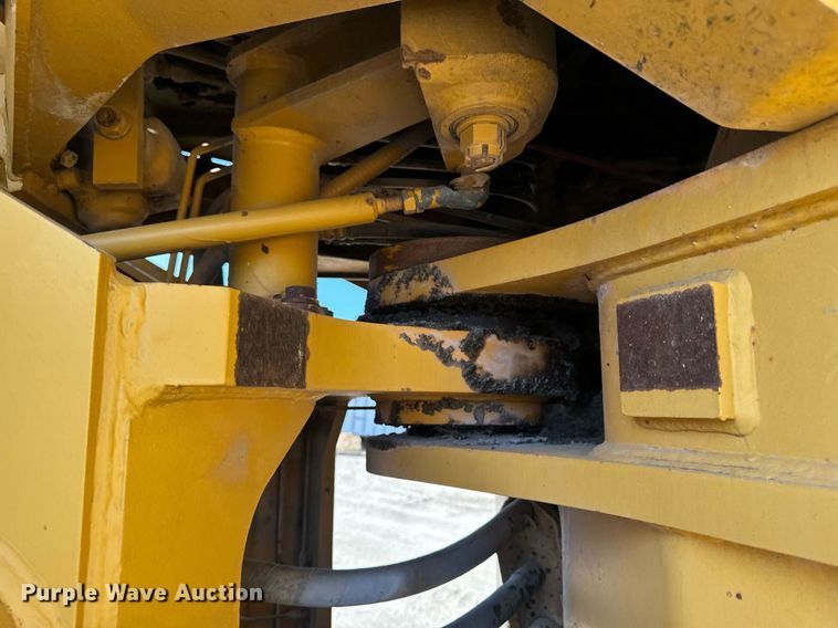 image for item DW2328 Komatsu WA600-1 wheel loader