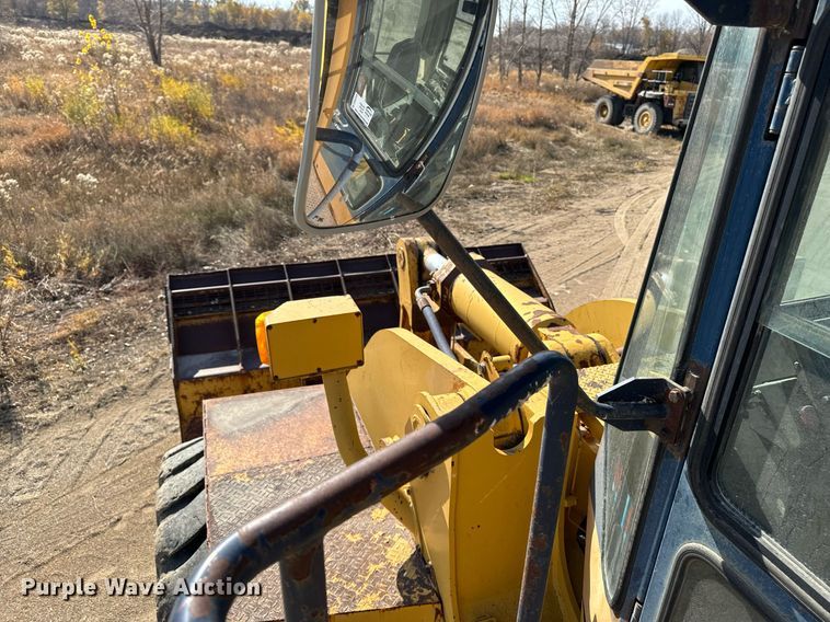 image for item DW2328 Komatsu WA600-1 wheel loader