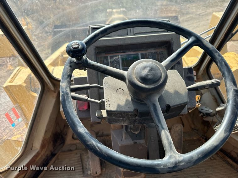 image for item DW2328 Komatsu WA600-1 wheel loader