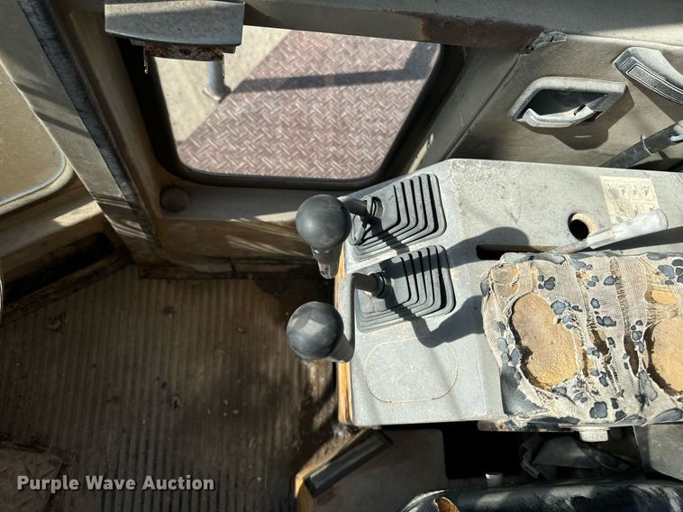 image for item DW2328 Komatsu WA600-1 wheel loader