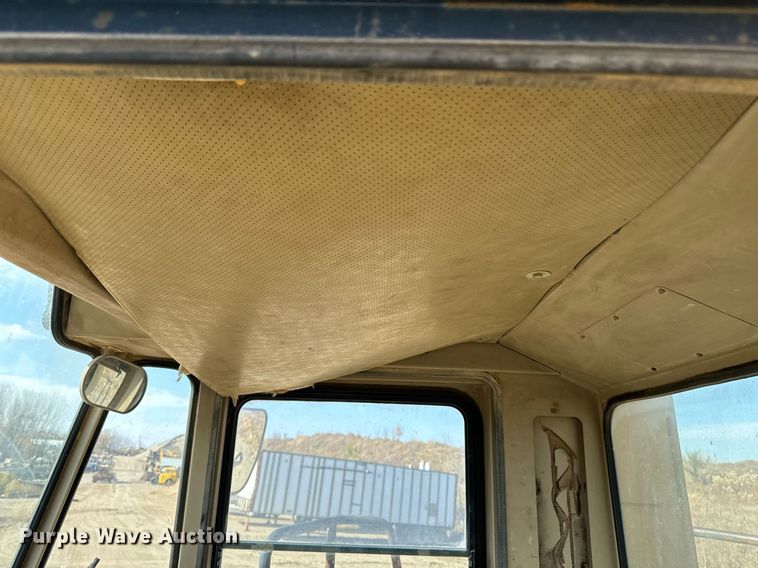 image for item DW2328 Komatsu WA600-1 wheel loader