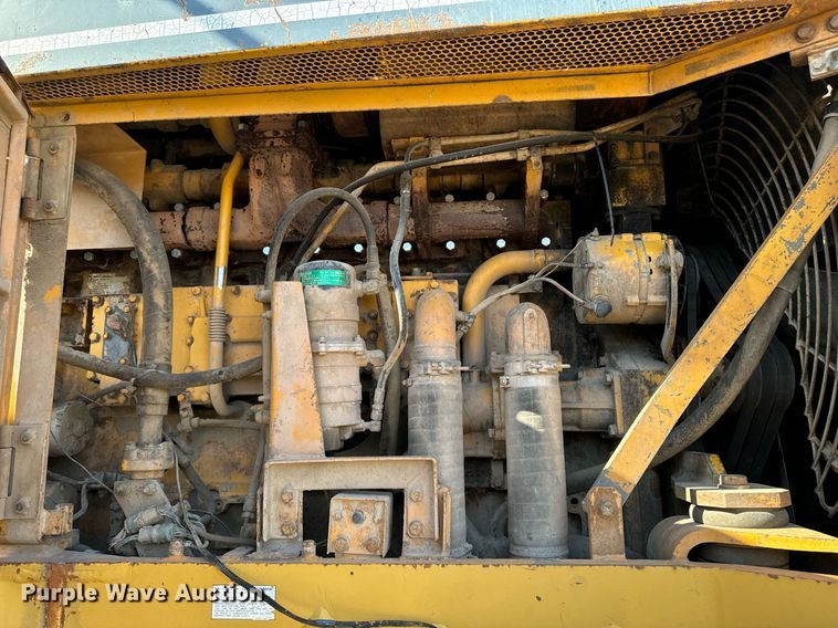 image for item DW2328 Komatsu WA600-1 wheel loader