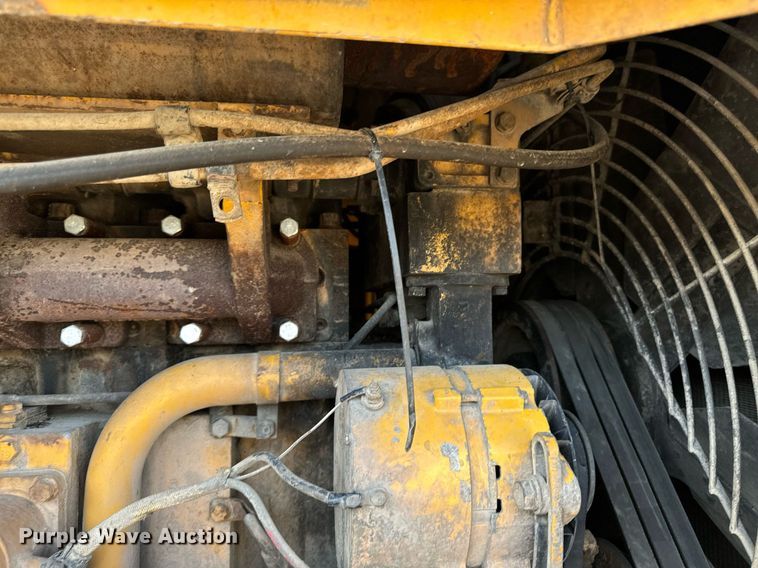 image for item DW2328 Komatsu WA600-1 wheel loader