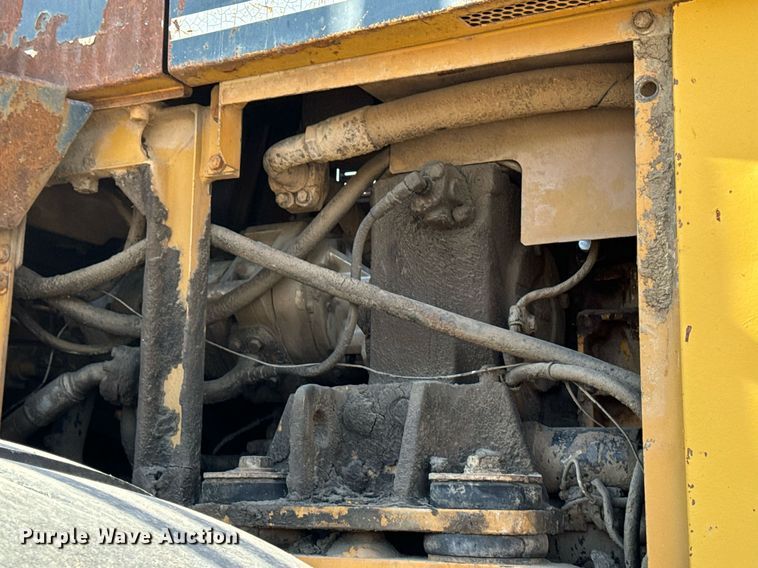 image for item DW2328 Komatsu WA600-1 wheel loader