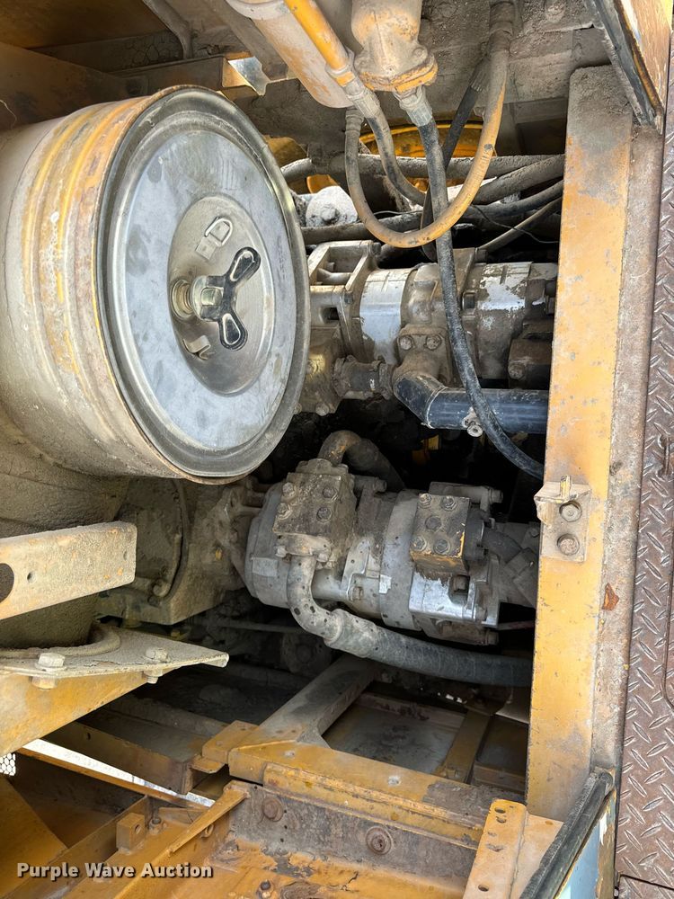 image for item DW2328 Komatsu WA600-1 wheel loader