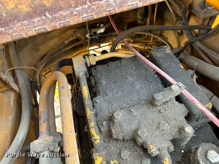 image for item DW2328 Komatsu WA600-1 wheel loader