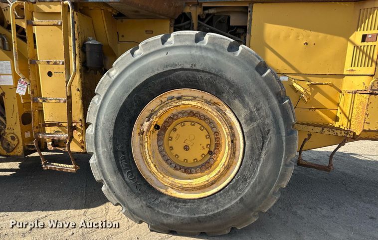 image for item DW2328 Komatsu WA600-1 wheel loader