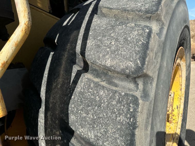 image for item DW2328 Komatsu WA600-1 wheel loader