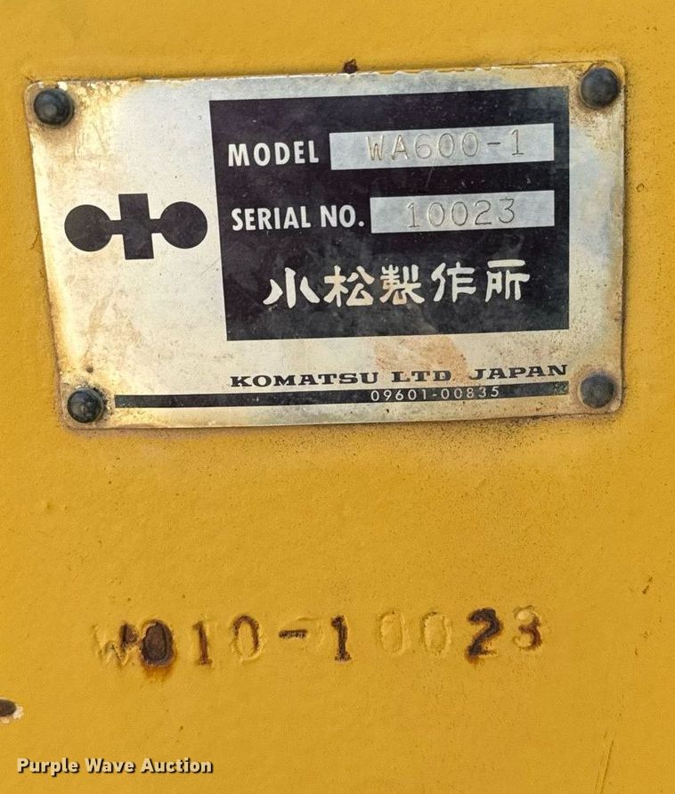 image for item DW2328 Komatsu WA600-1 wheel loader
