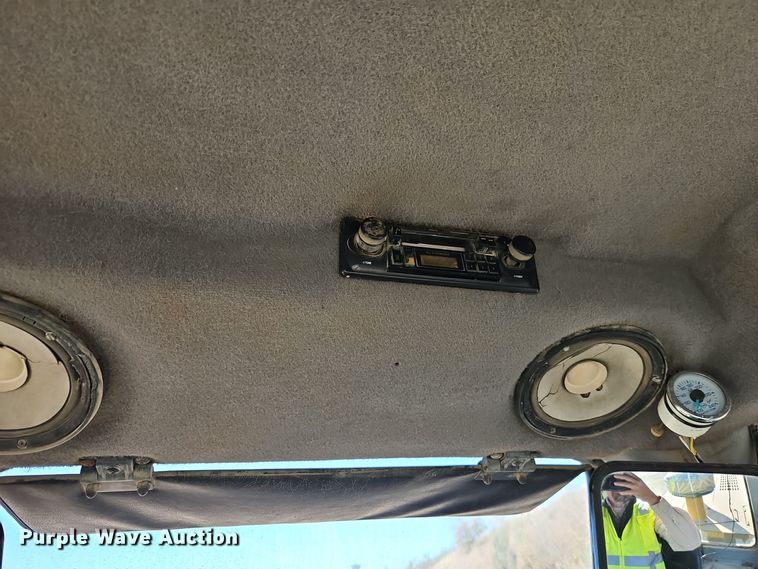 image for item DW2340 1995 Kawasaki  90 Z IV wheel loader