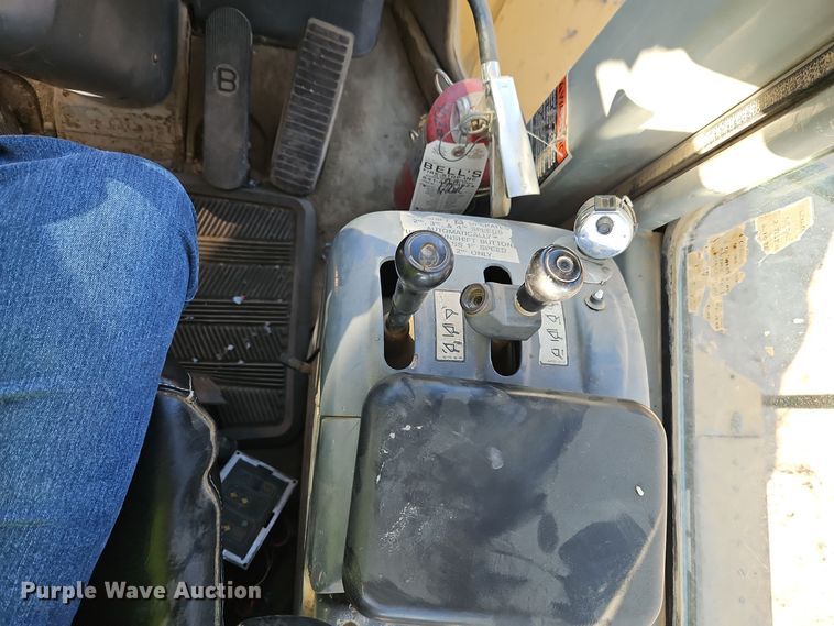 image for item DW2340 1995 Kawasaki  90 Z IV wheel loader