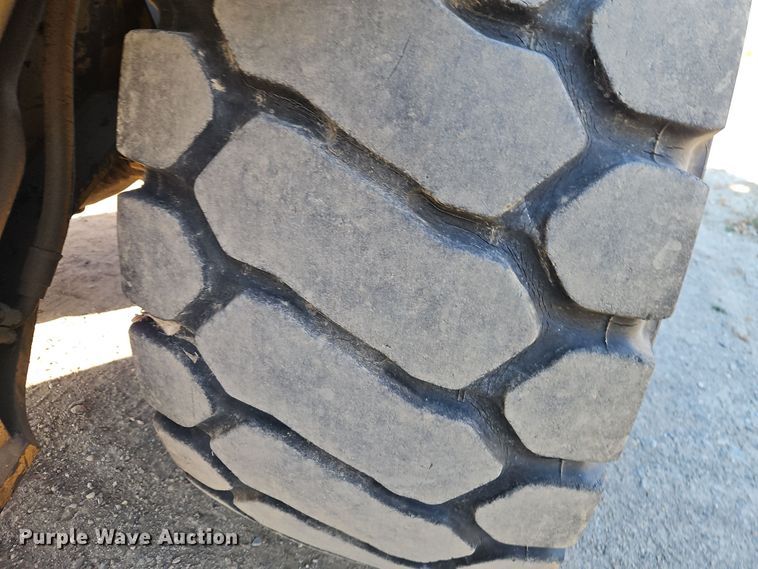 image for item DW2340 1995 Kawasaki  90 Z IV wheel loader