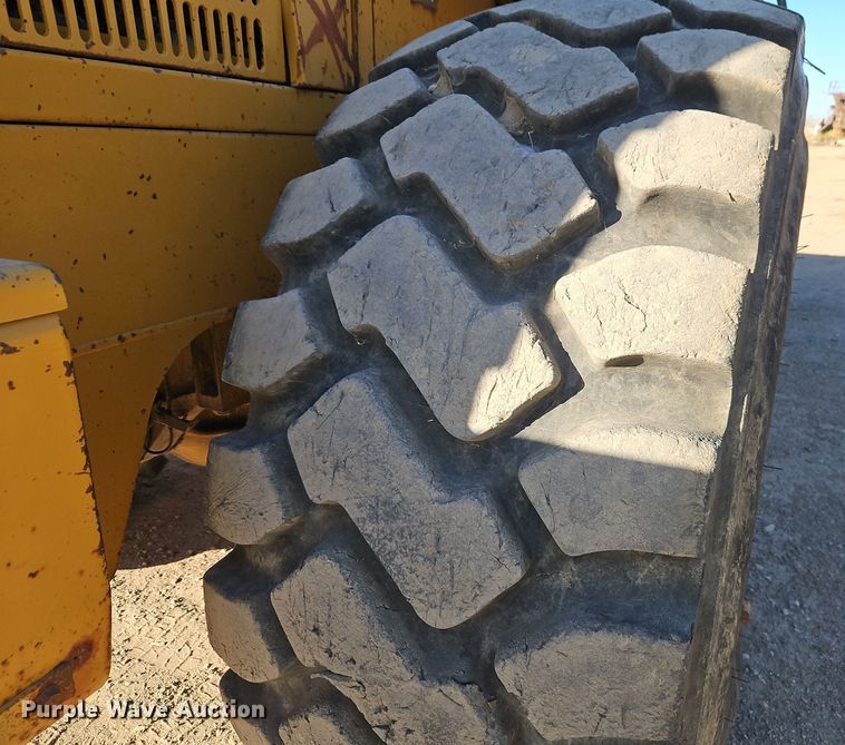 image for item DW2340 1995 Kawasaki  90 Z IV wheel loader