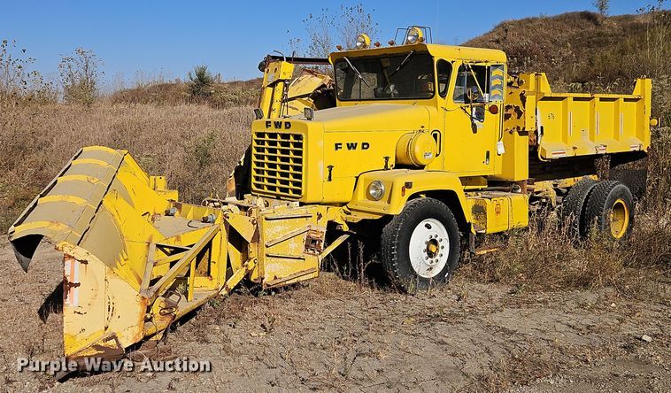 image for item DW2341 1981 FWD RB24-2381 dump truck