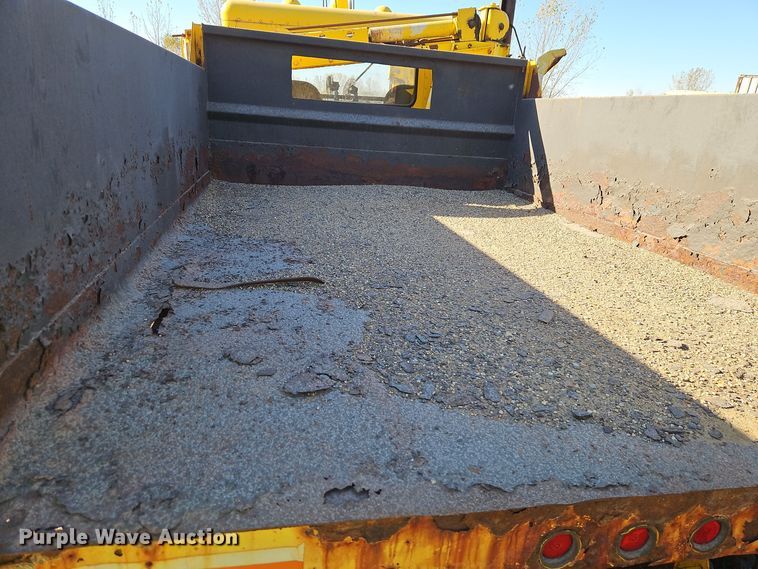 image for item DW2341 1981 FWD RB24-2381 dump truck