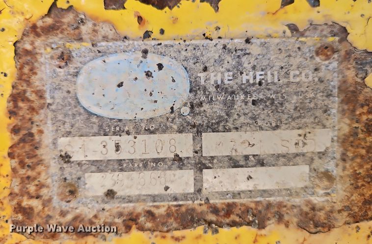 image for item DW2341 1981 FWD RB24-2381 dump truck