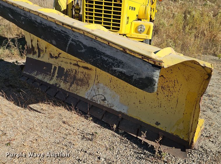 image for item DW2341 1981 FWD RB24-2381 dump truck