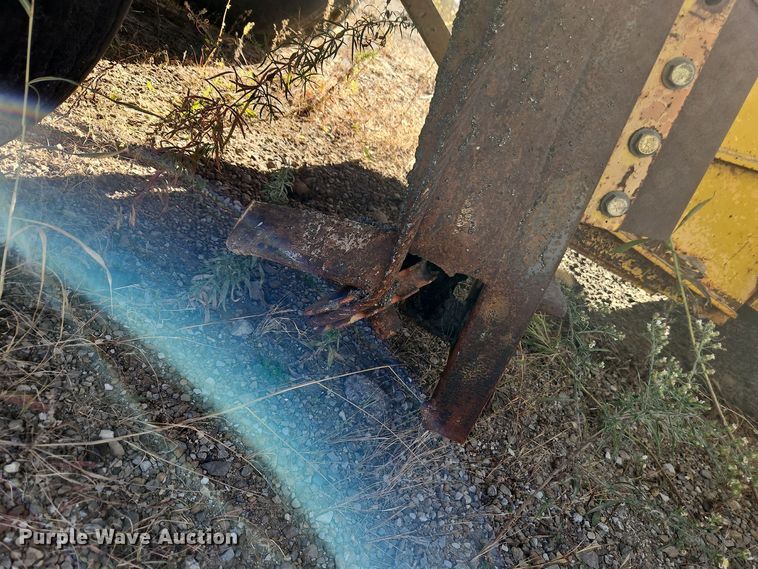 image for item DW2341 1981 FWD RB24-2381 dump truck