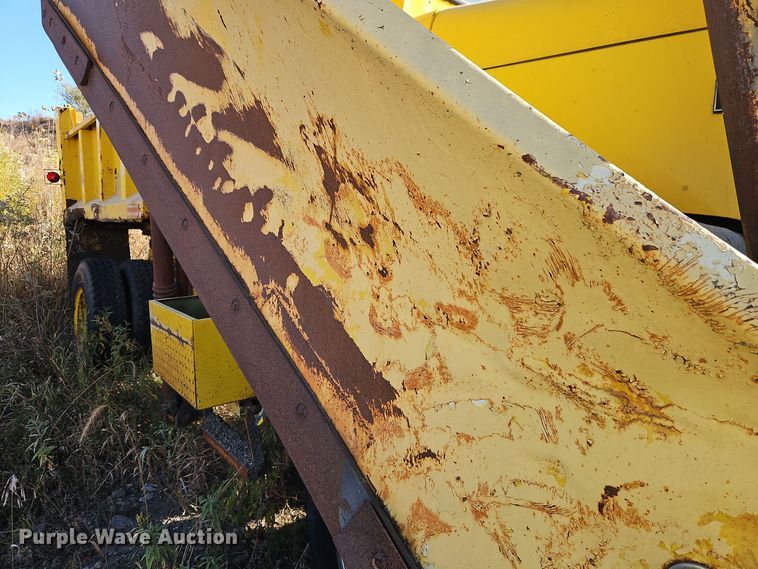 image for item DW2341 1981 FWD RB24-2381 dump truck